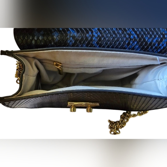 #76 BNWT BCBG Blue Snakeskin Milly Shoulder Bag - Picture 3 of 5